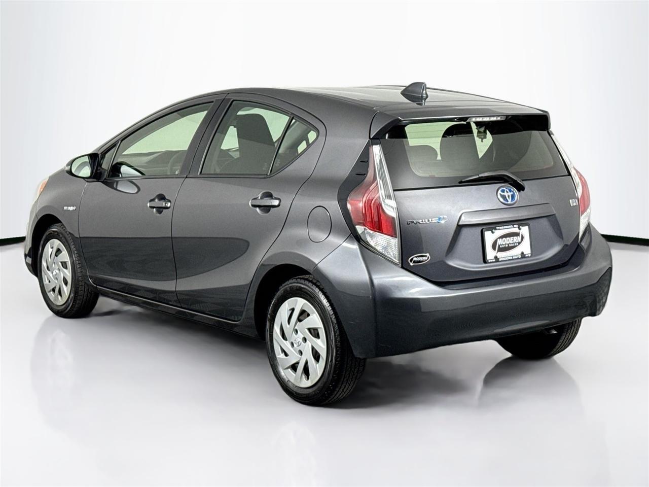 Toyota Prius c 5dr HB Persona Series (Natl) 2016