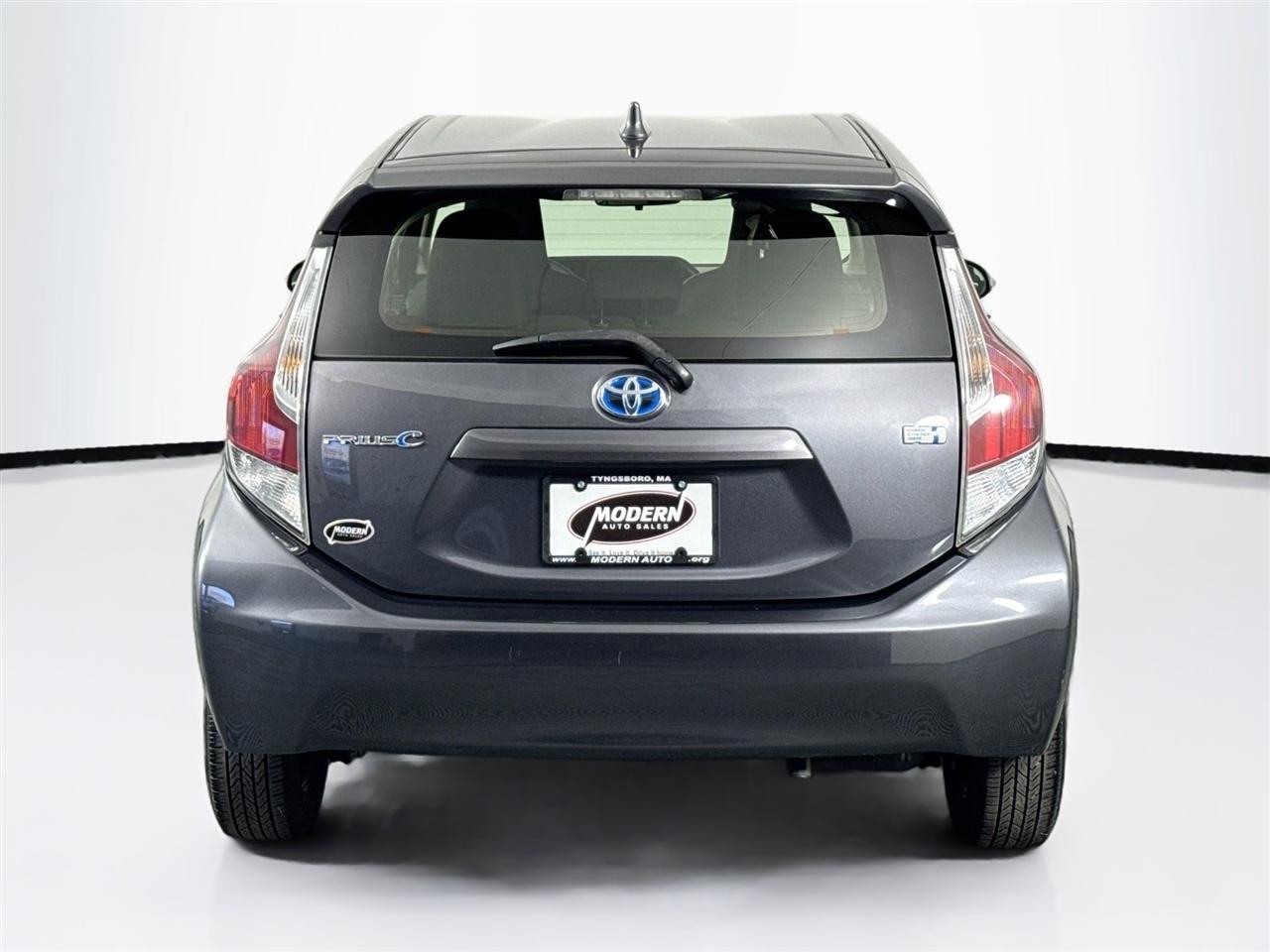 Toyota Prius c 5dr HB Persona Series (Natl) 2016