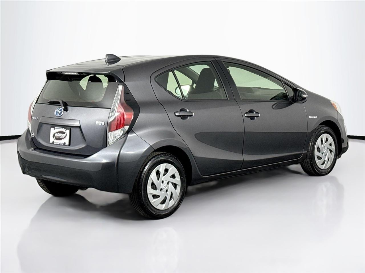 Toyota Prius c 5dr HB Persona Series (Natl) 2016