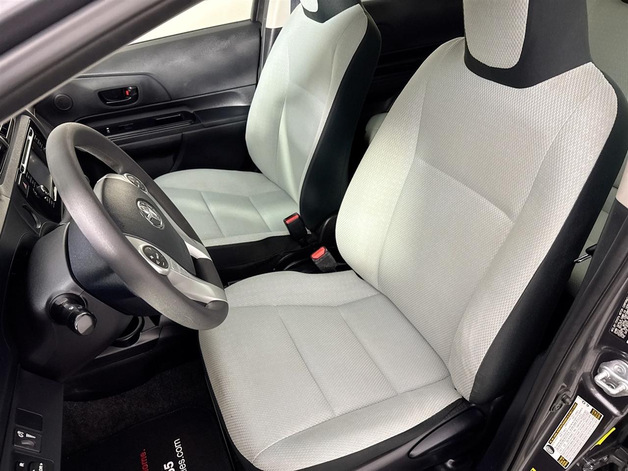 Toyota Prius c 5dr HB Persona Series (Natl) 2016