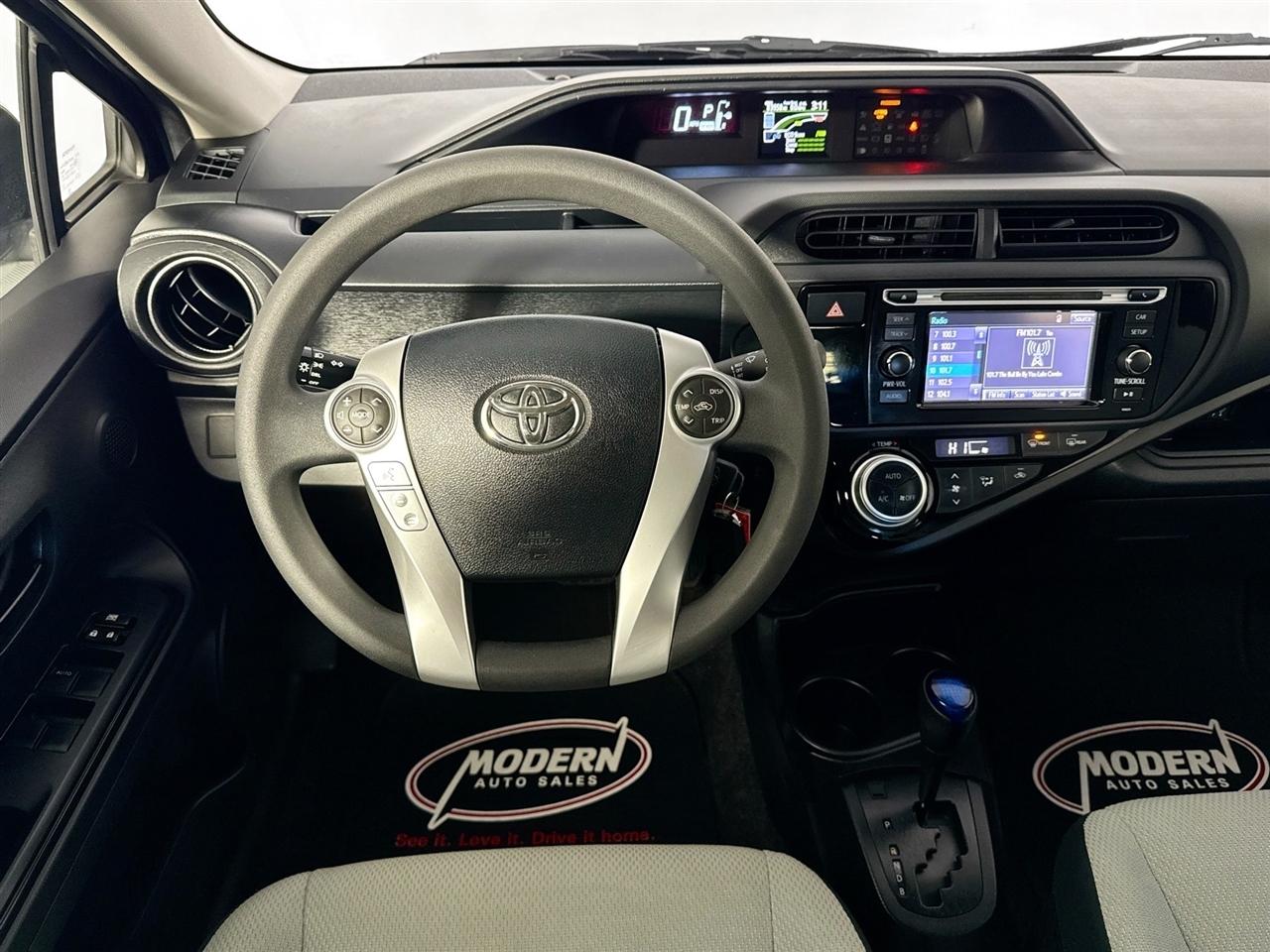 Toyota Prius c 5dr HB Persona Series (Natl) 2016