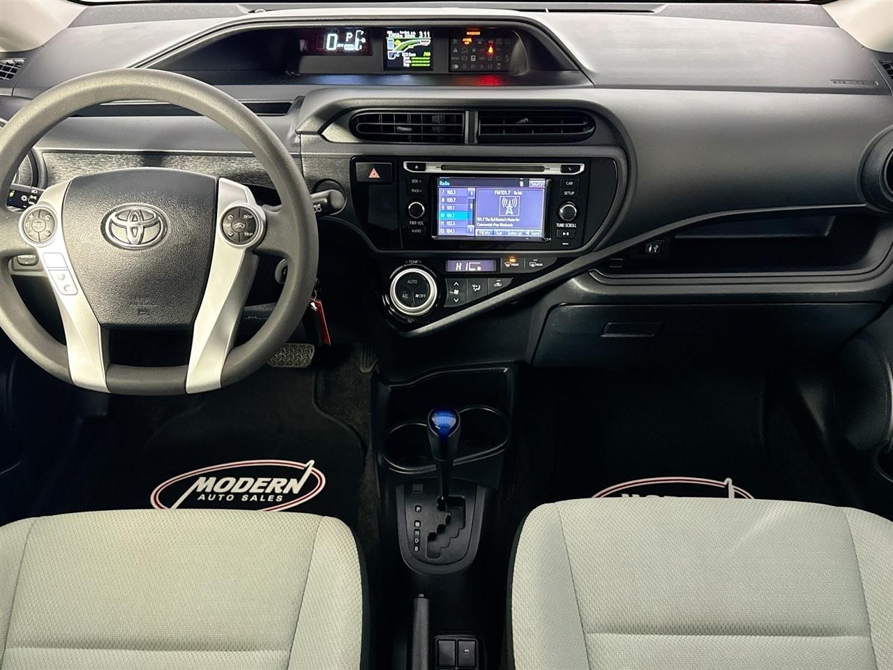 Toyota Prius c 5dr HB Persona Series (Natl) 2016