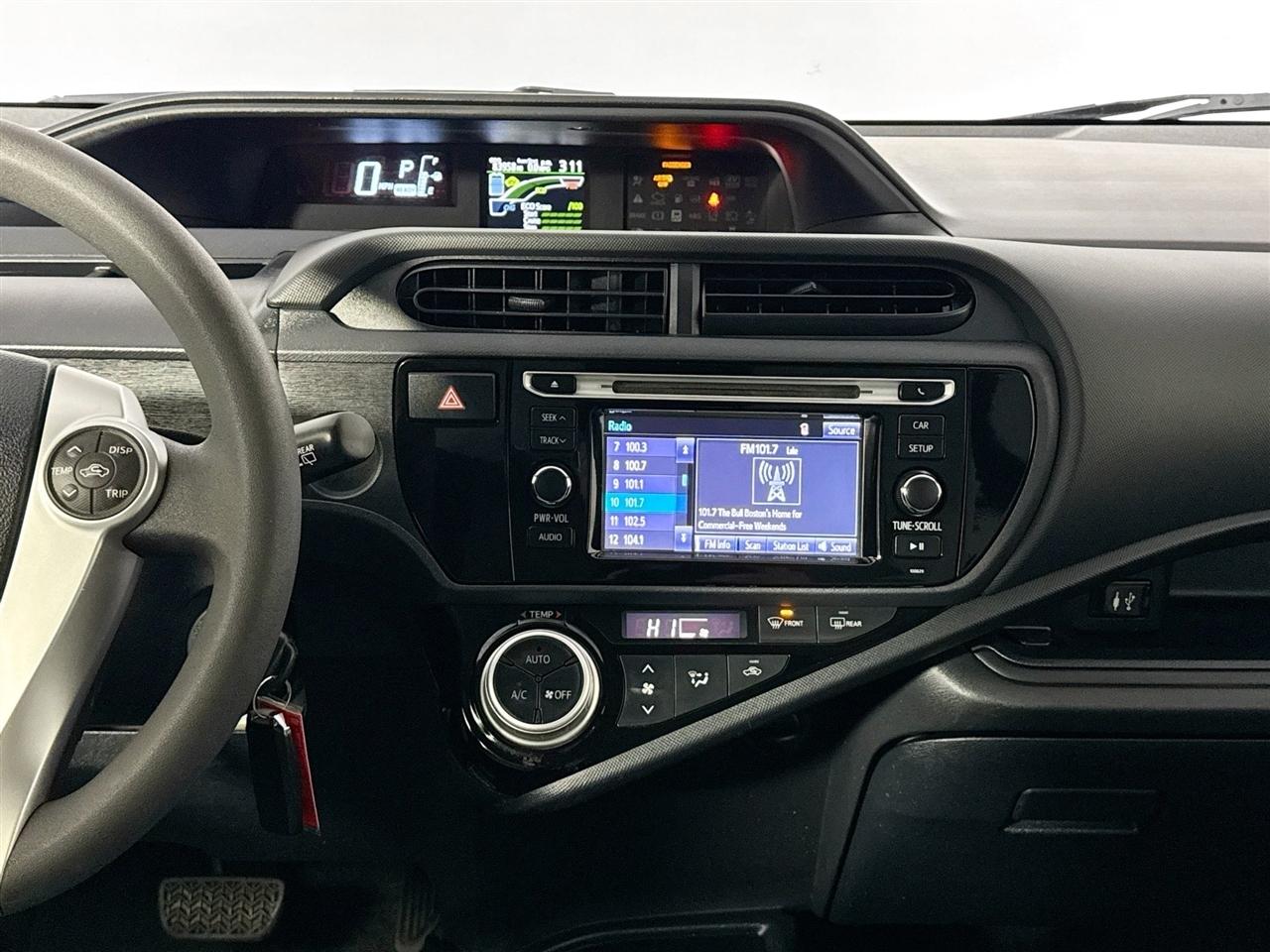 Toyota Prius c 5dr HB Persona Series (Natl) 2016