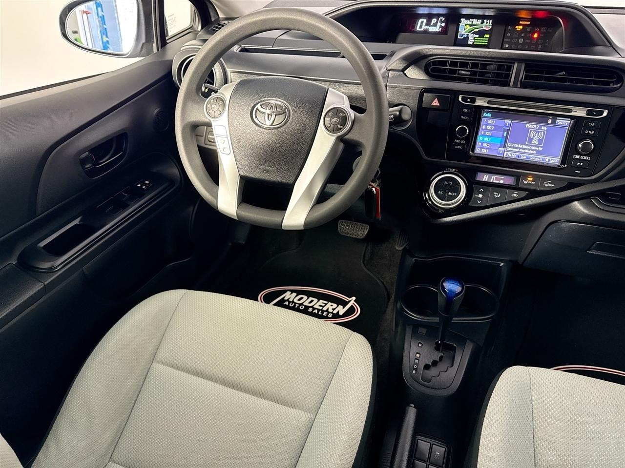 Toyota Prius c 5dr HB Persona Series (Natl) 2016