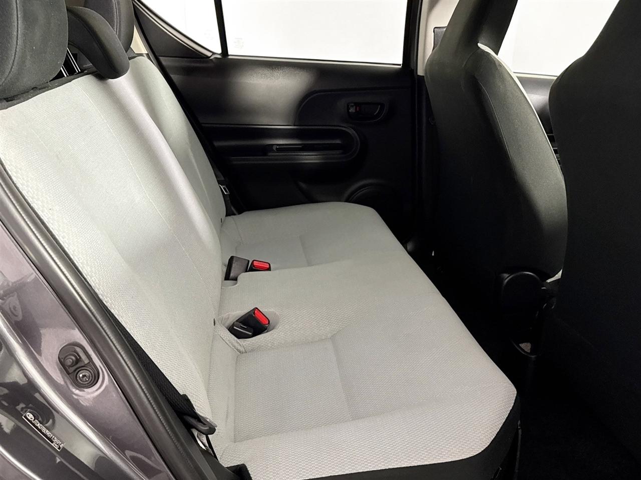 Toyota Prius c 5dr HB Persona Series (Natl) 2016