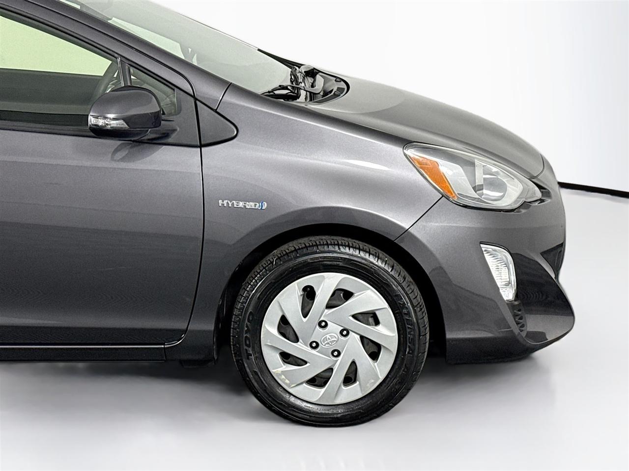 Toyota Prius c 5dr HB Persona Series (Natl) 2016