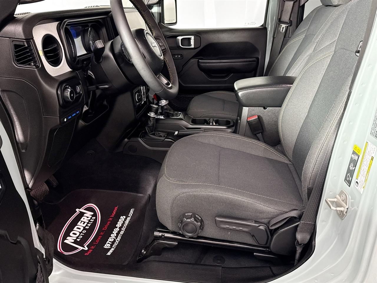 Jeep Wrangler 4xe Sport S 4x4 2024