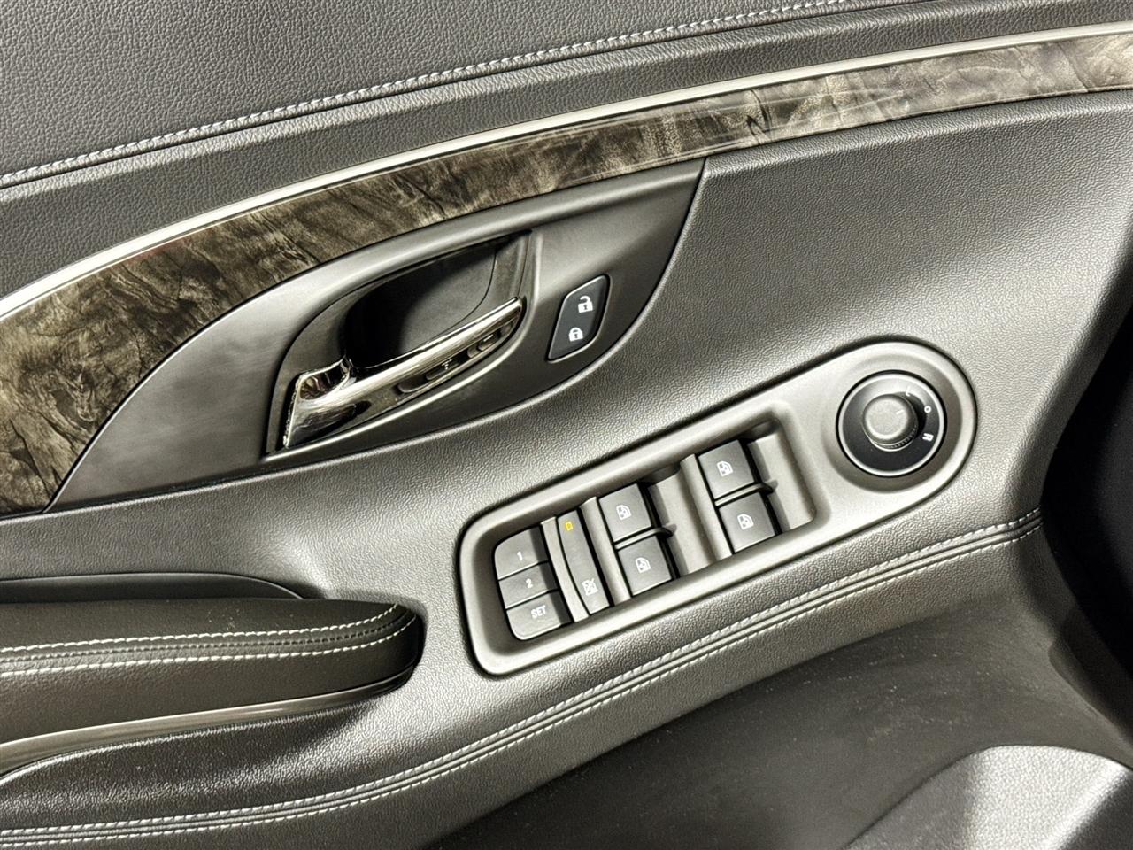 Buick LaCrosse 4dr Sdn Leather AWD 2015