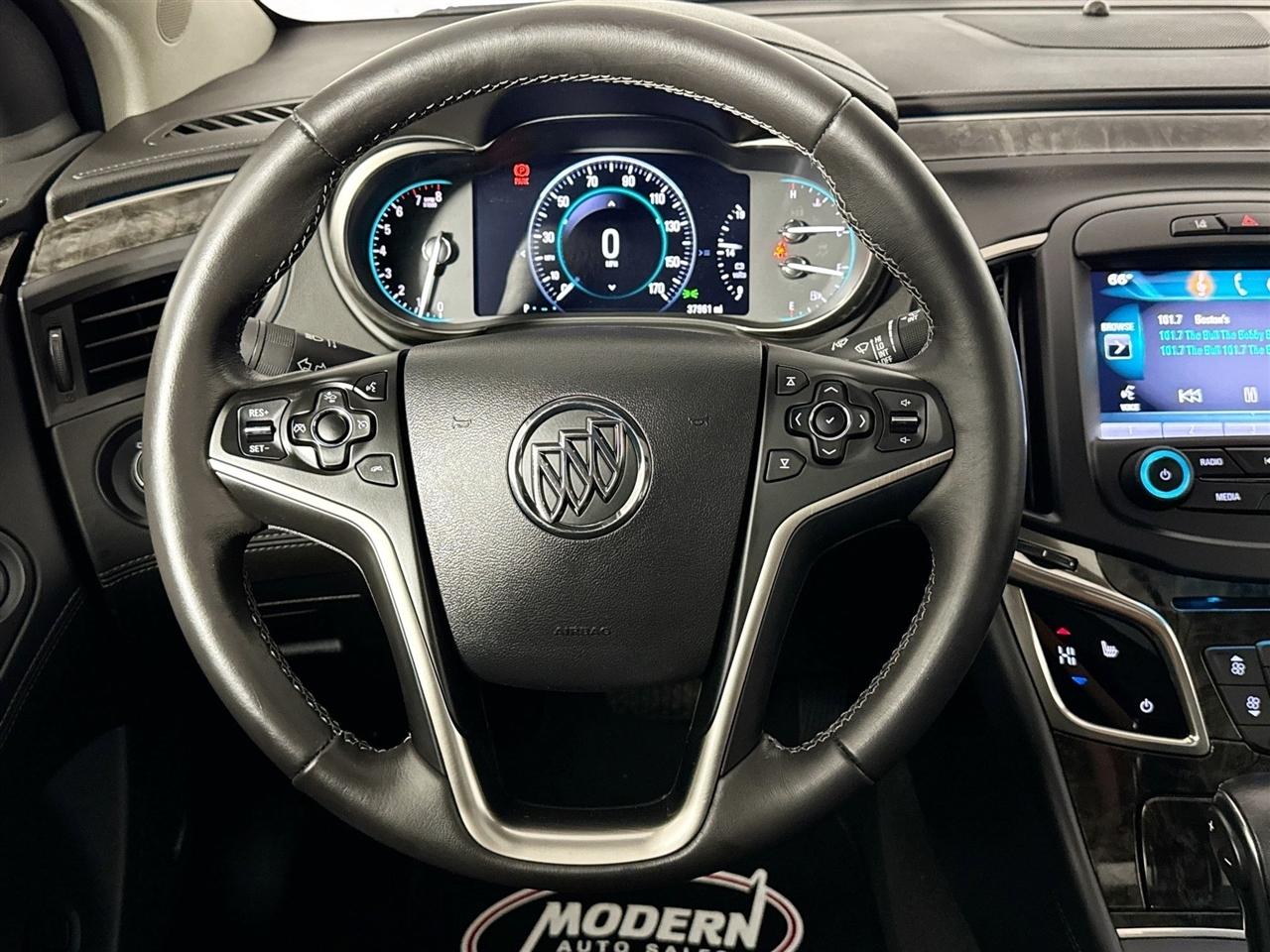 Buick LaCrosse 4dr Sdn Leather AWD 2015