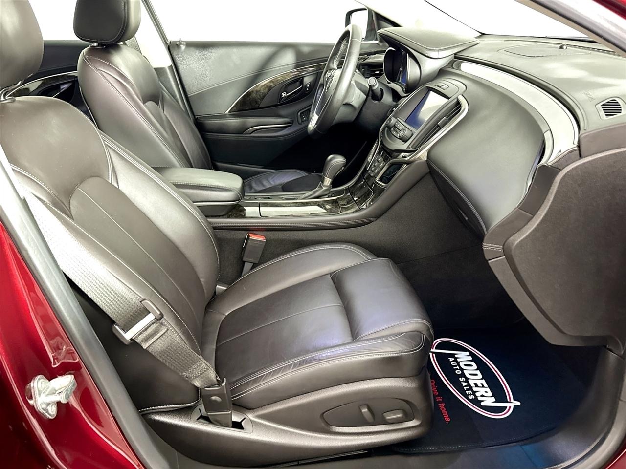 Buick LaCrosse 4dr Sdn Leather AWD 2015