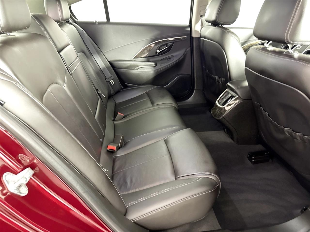 Buick LaCrosse 4dr Sdn Leather AWD 2015