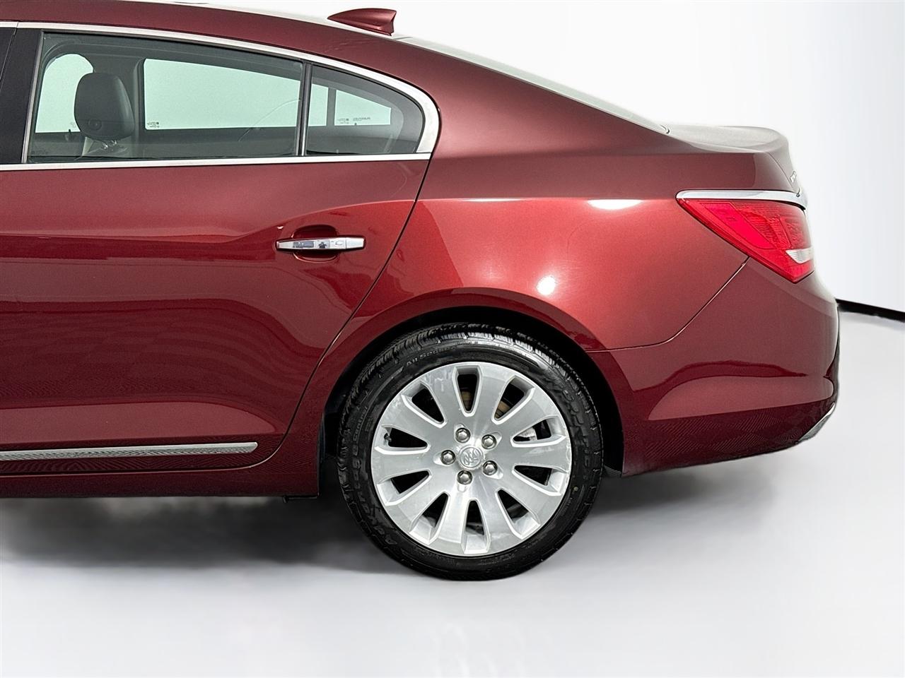 Buick LaCrosse 4dr Sdn Leather AWD 2015