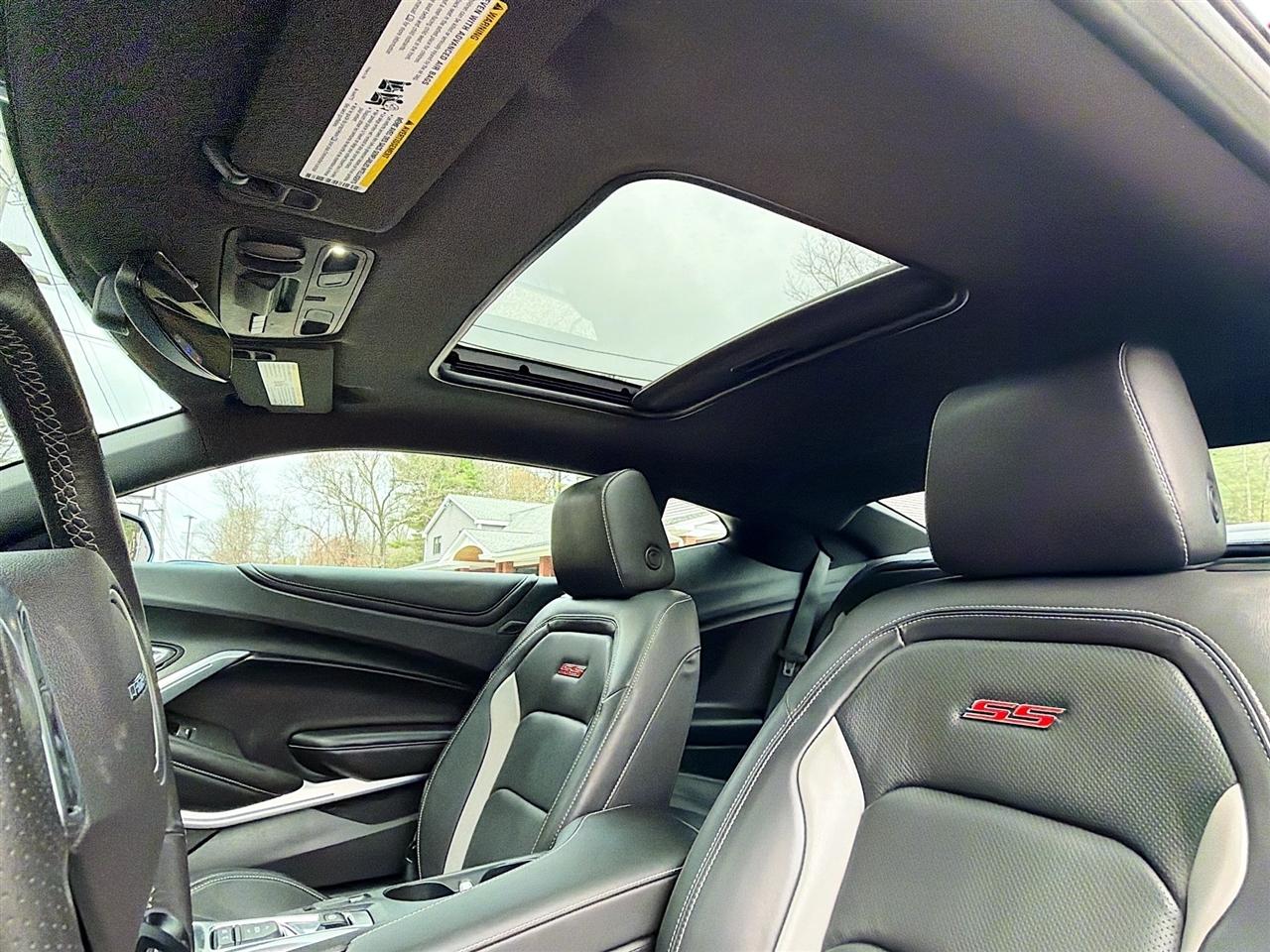 Chevrolet Camaro 2dr Cpe 2SS 2018