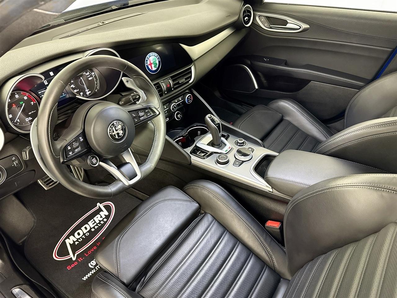 Alfa Romeo Giulia Veloce AWD 2022