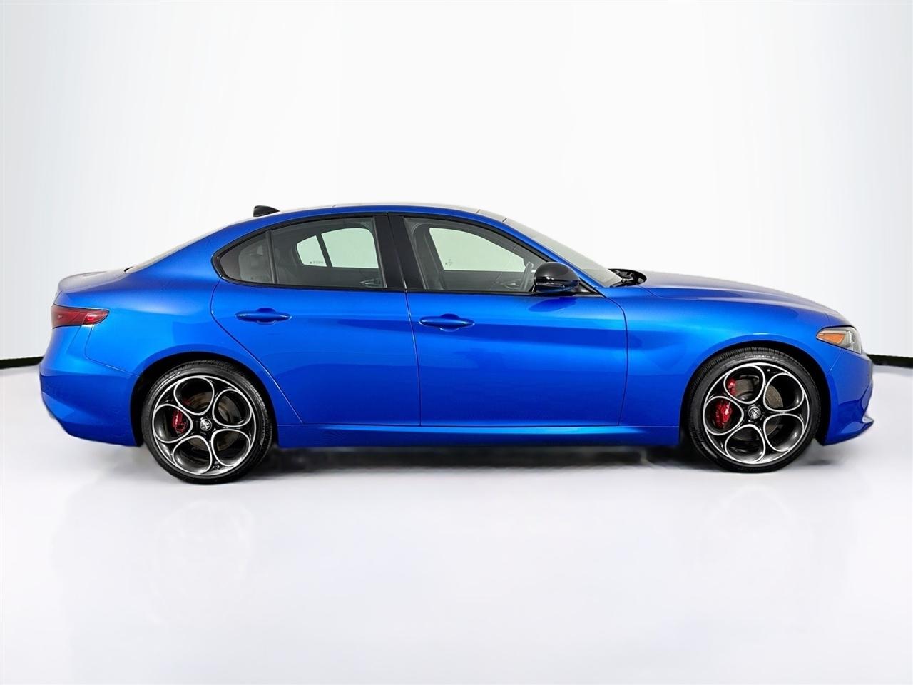 Alfa Romeo Giulia Veloce AWD 2022