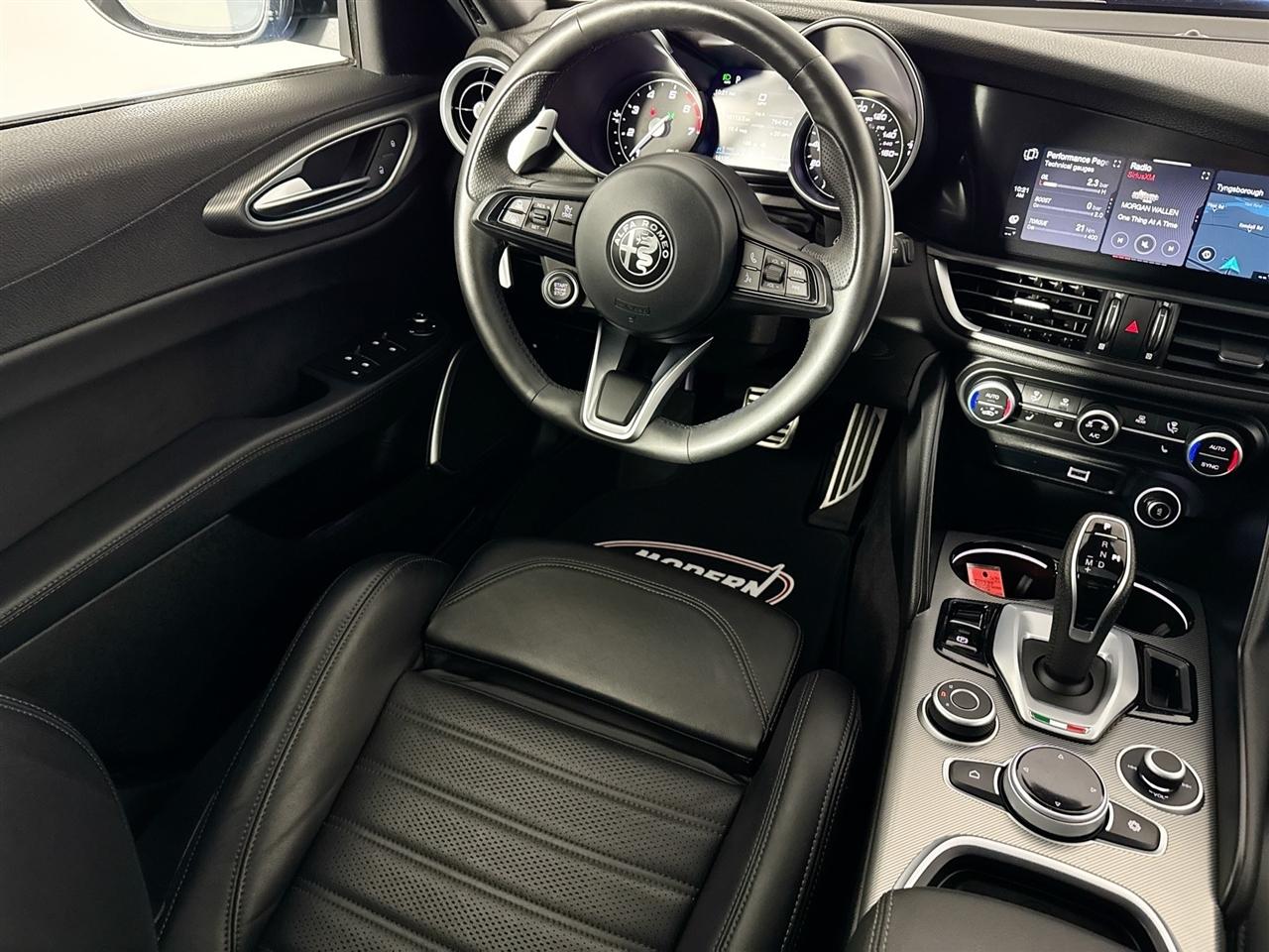 Alfa Romeo Giulia Veloce AWD 2022