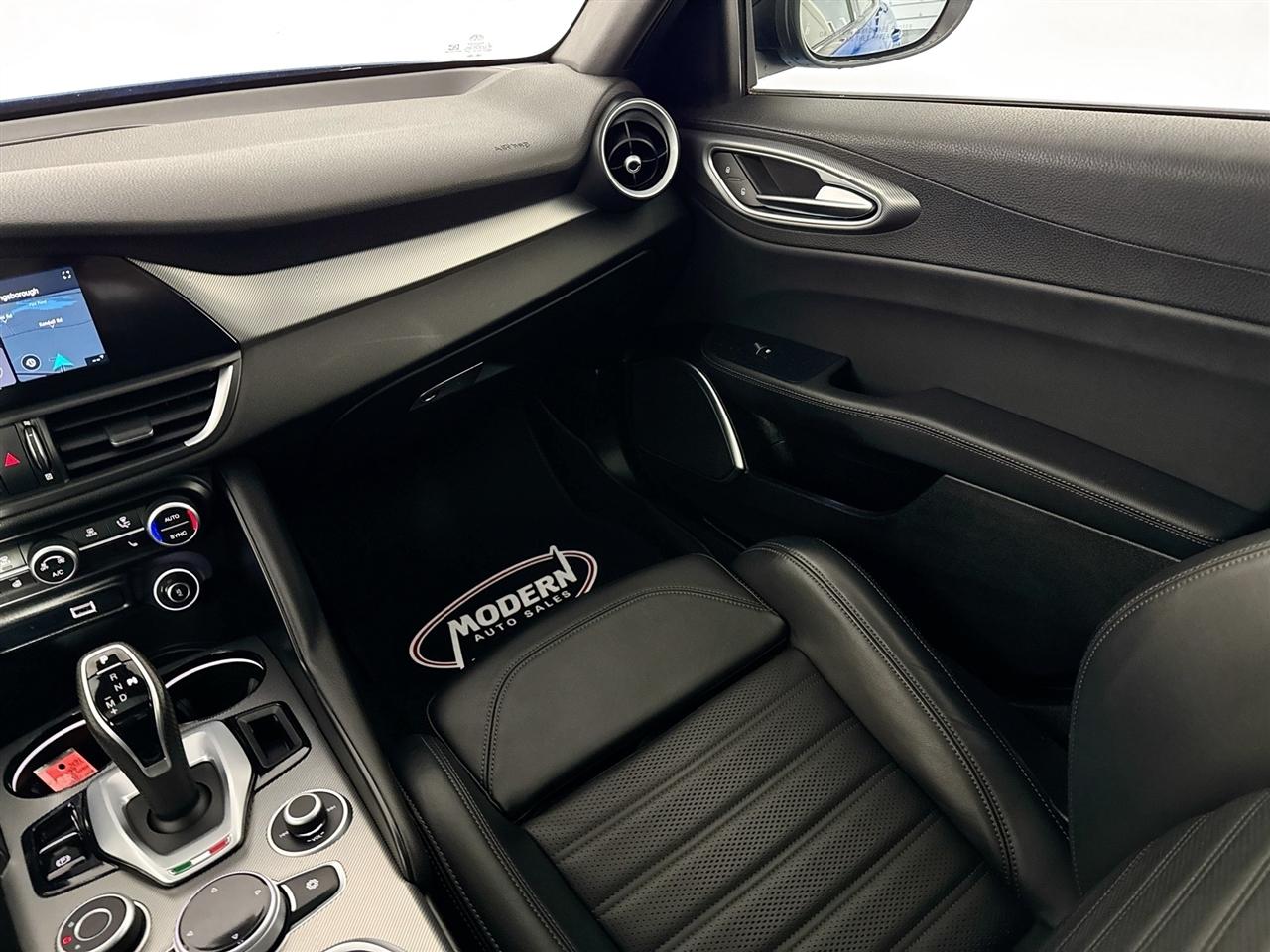 Alfa Romeo Giulia Veloce AWD 2022