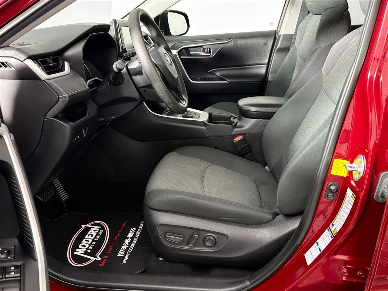 Toyota RAV4 XLE AWD (Natl) 2020