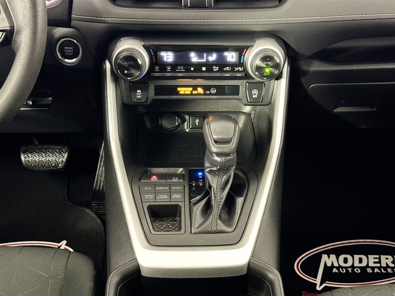 Toyota RAV4 XLE AWD (Natl) 2020