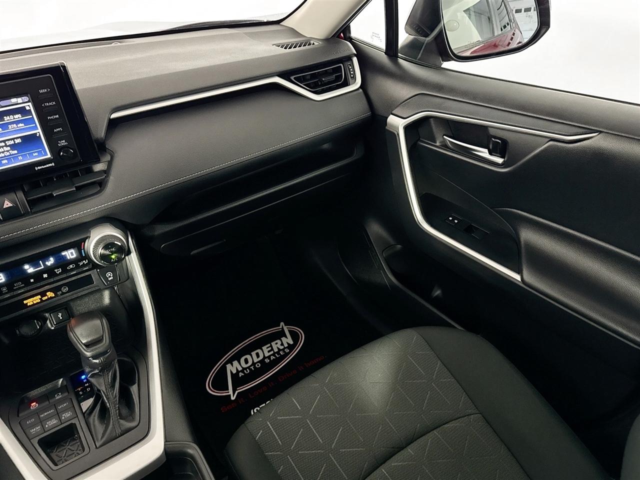 Toyota RAV4 XLE AWD (Natl) 2020