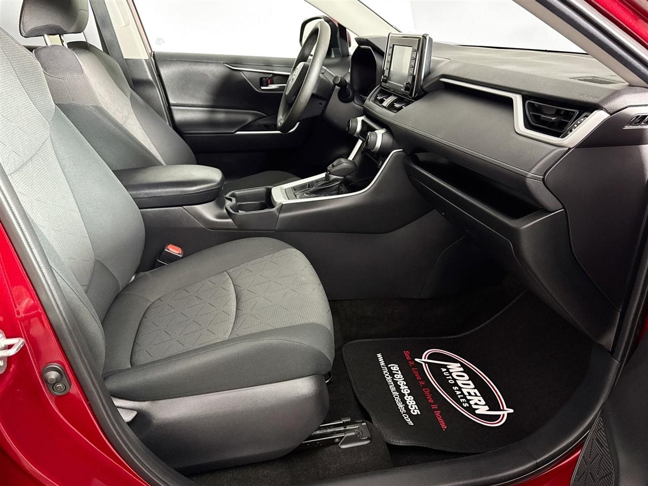 Toyota RAV4 XLE AWD (Natl) 2020