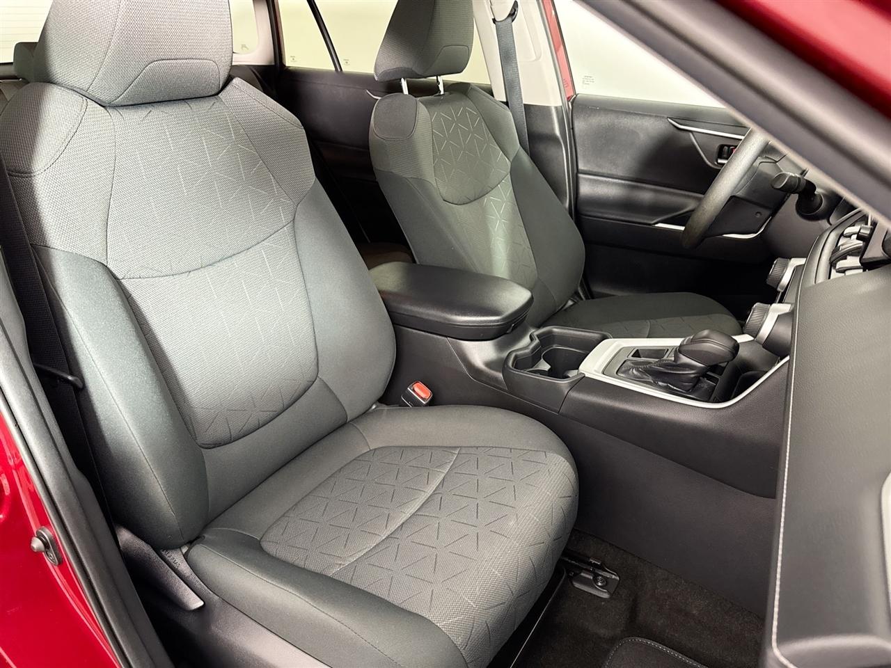 Toyota RAV4 XLE AWD (Natl) 2020