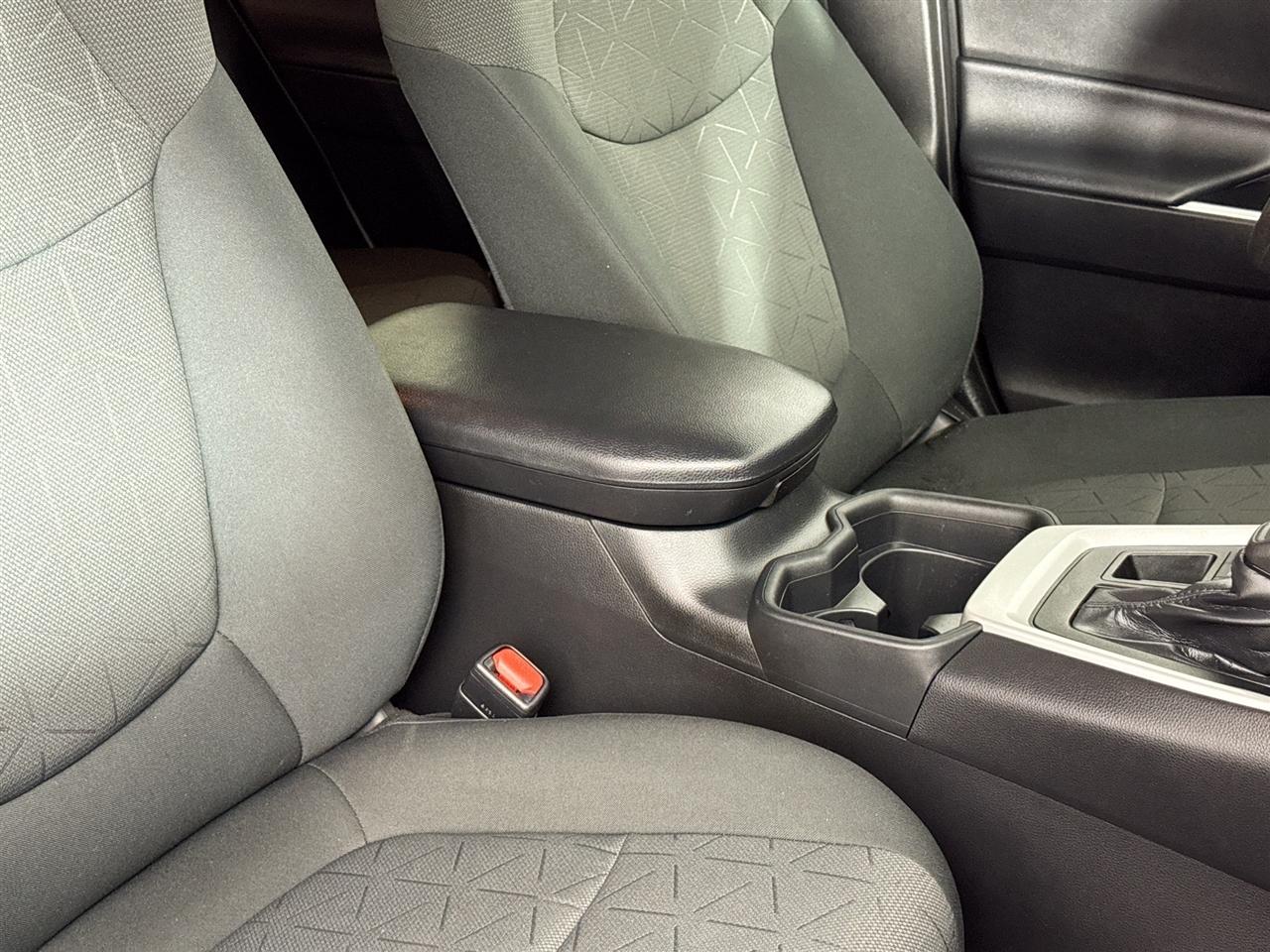 Toyota RAV4 XLE AWD (Natl) 2020