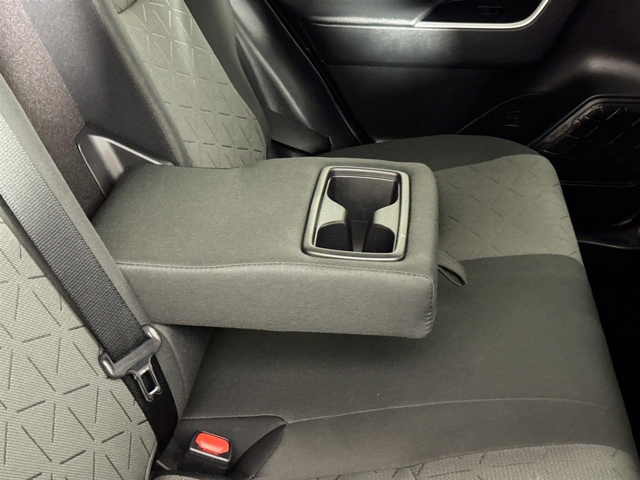 Toyota RAV4 XLE AWD (Natl) 2020