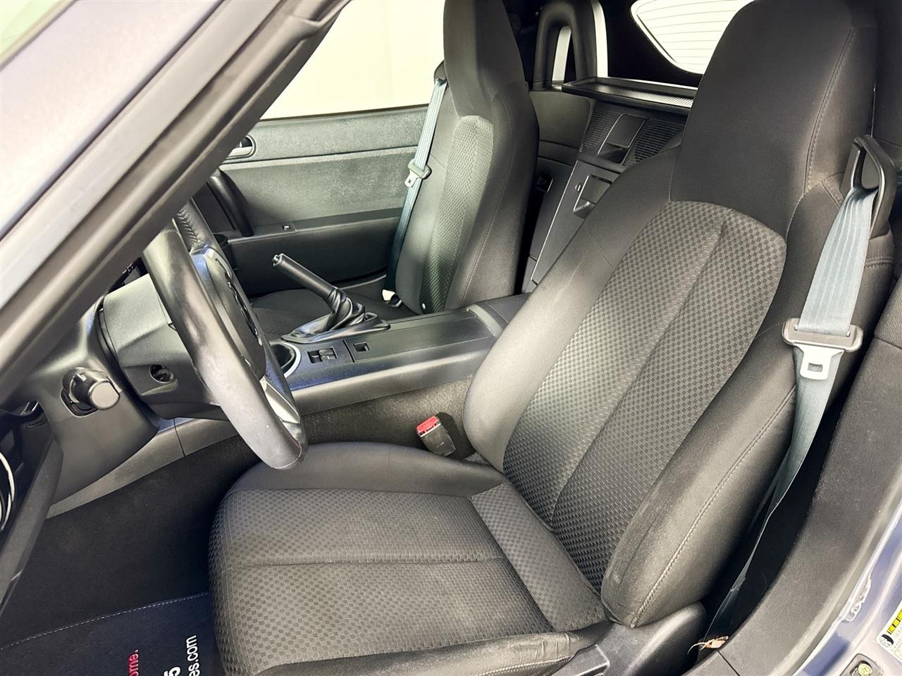 Mazda MX-5 Miata 2dr Conv Touring Manual 2006