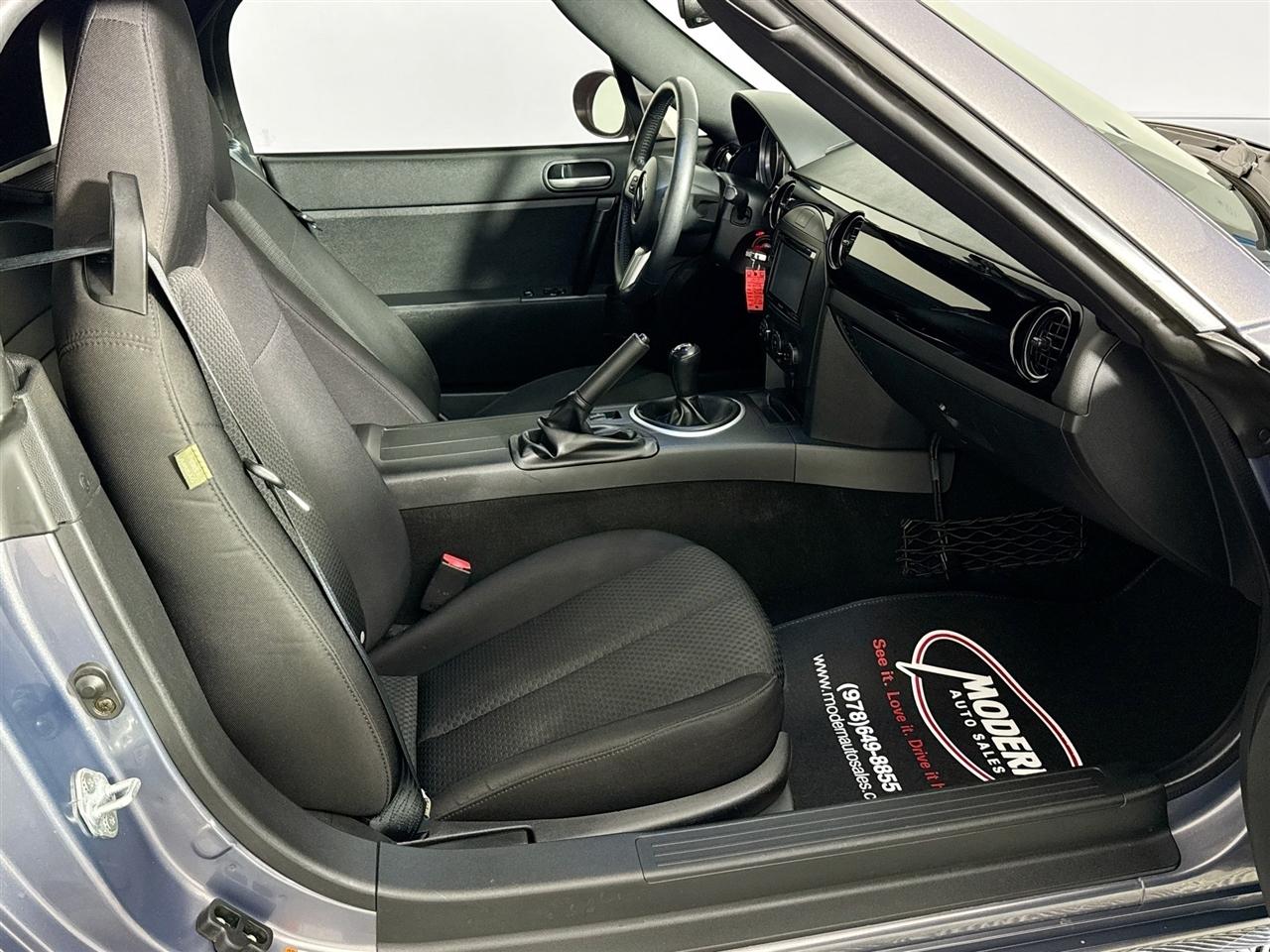 Mazda MX-5 Miata 2dr Conv Touring Manual 2006