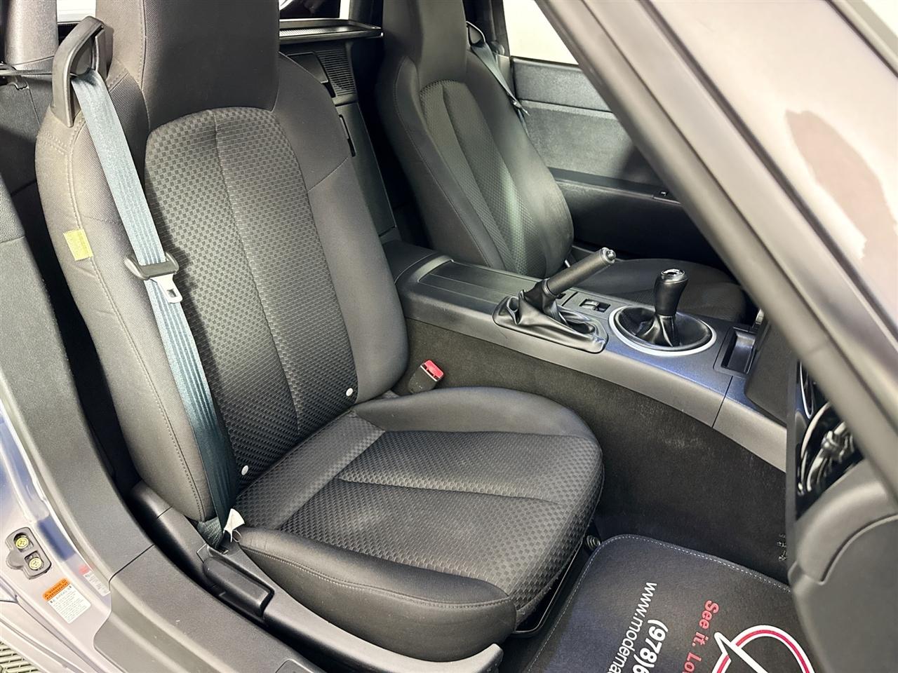 Mazda MX-5 Miata 2dr Conv Touring Manual 2006