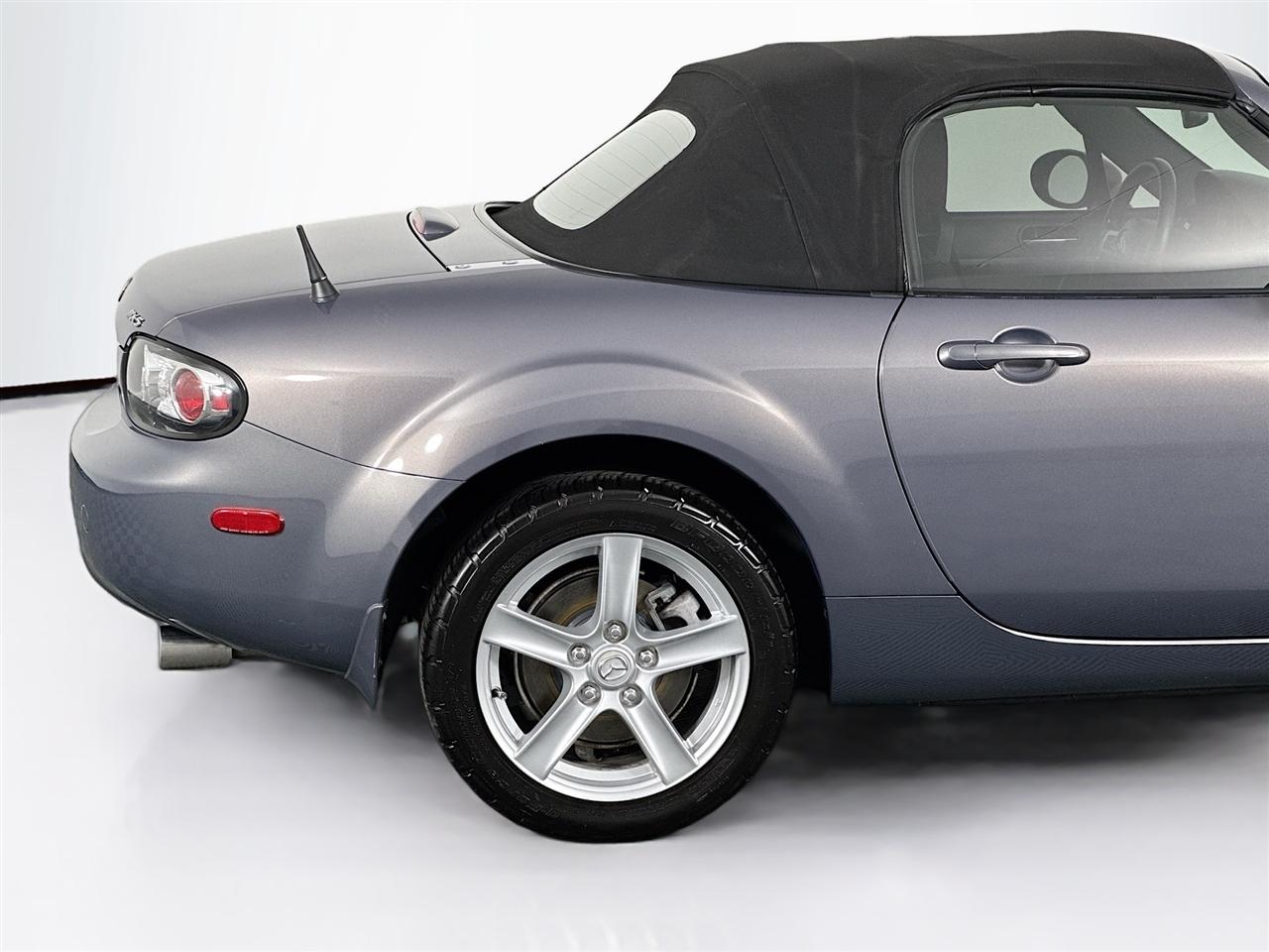 Mazda MX-5 Miata 2dr Conv Touring Manual 2006