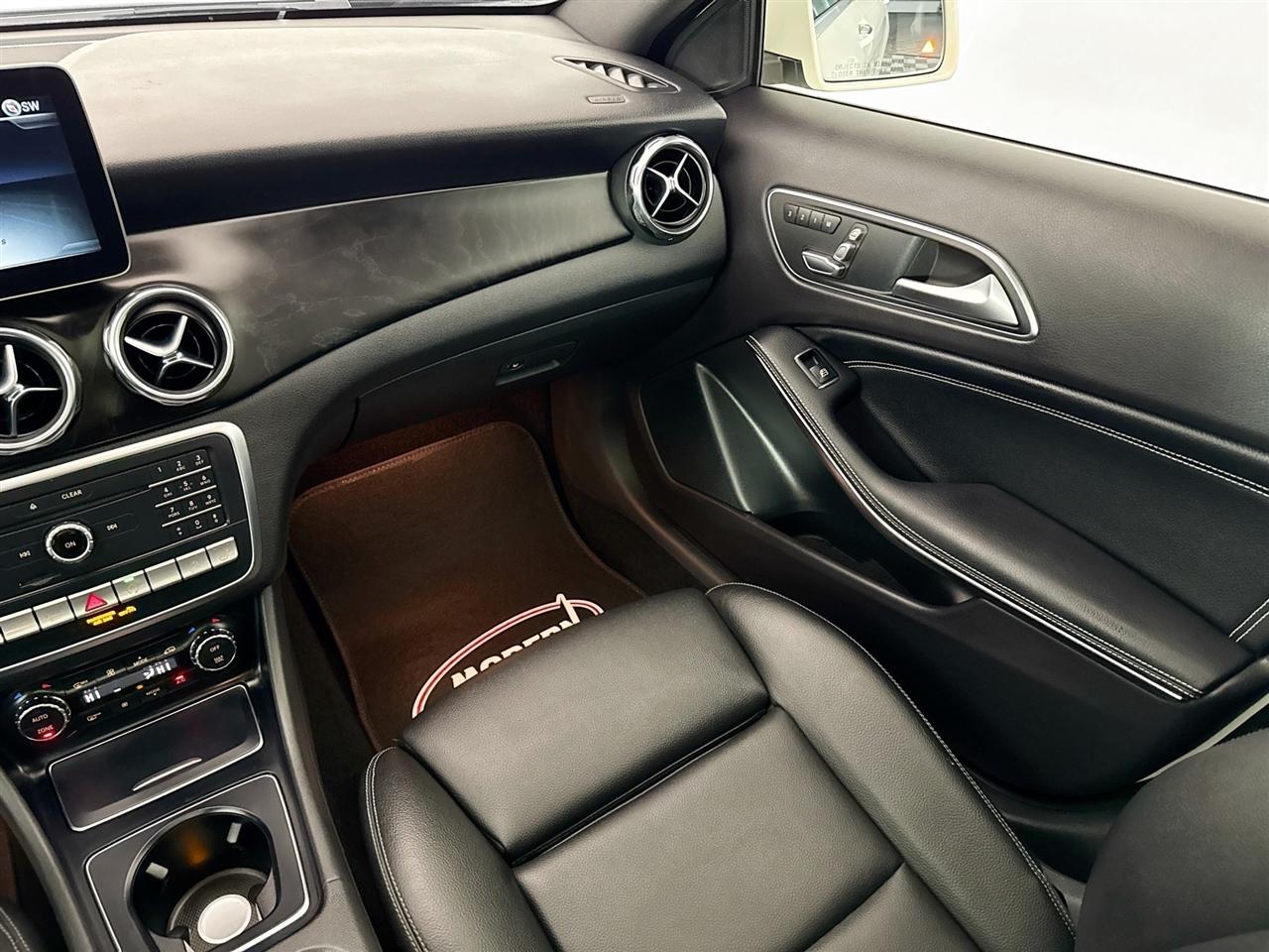 Mercedes-Benz GLA GLA 250 4MATIC SUV 2018