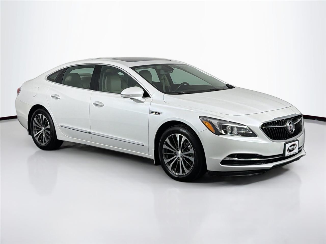 Buick LaCrosse 4dr Sdn Essence FWD 2017