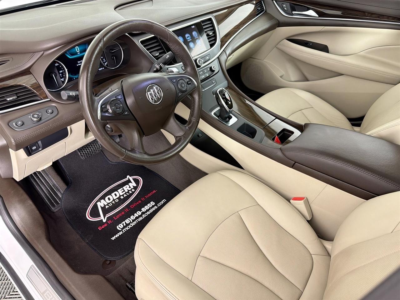 Buick LaCrosse 4dr Sdn Essence FWD 2017