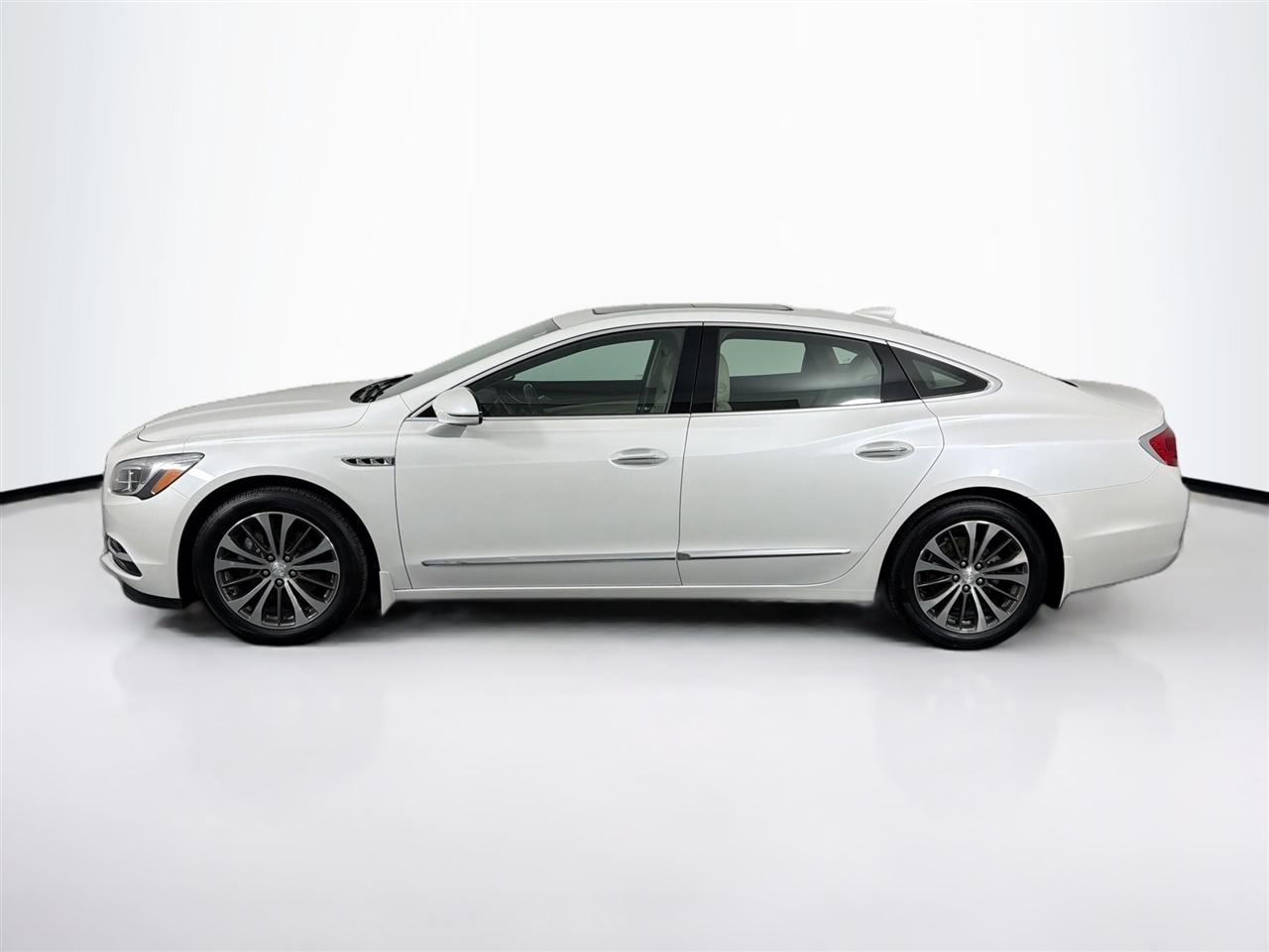 Buick LaCrosse 4dr Sdn Essence FWD 2017