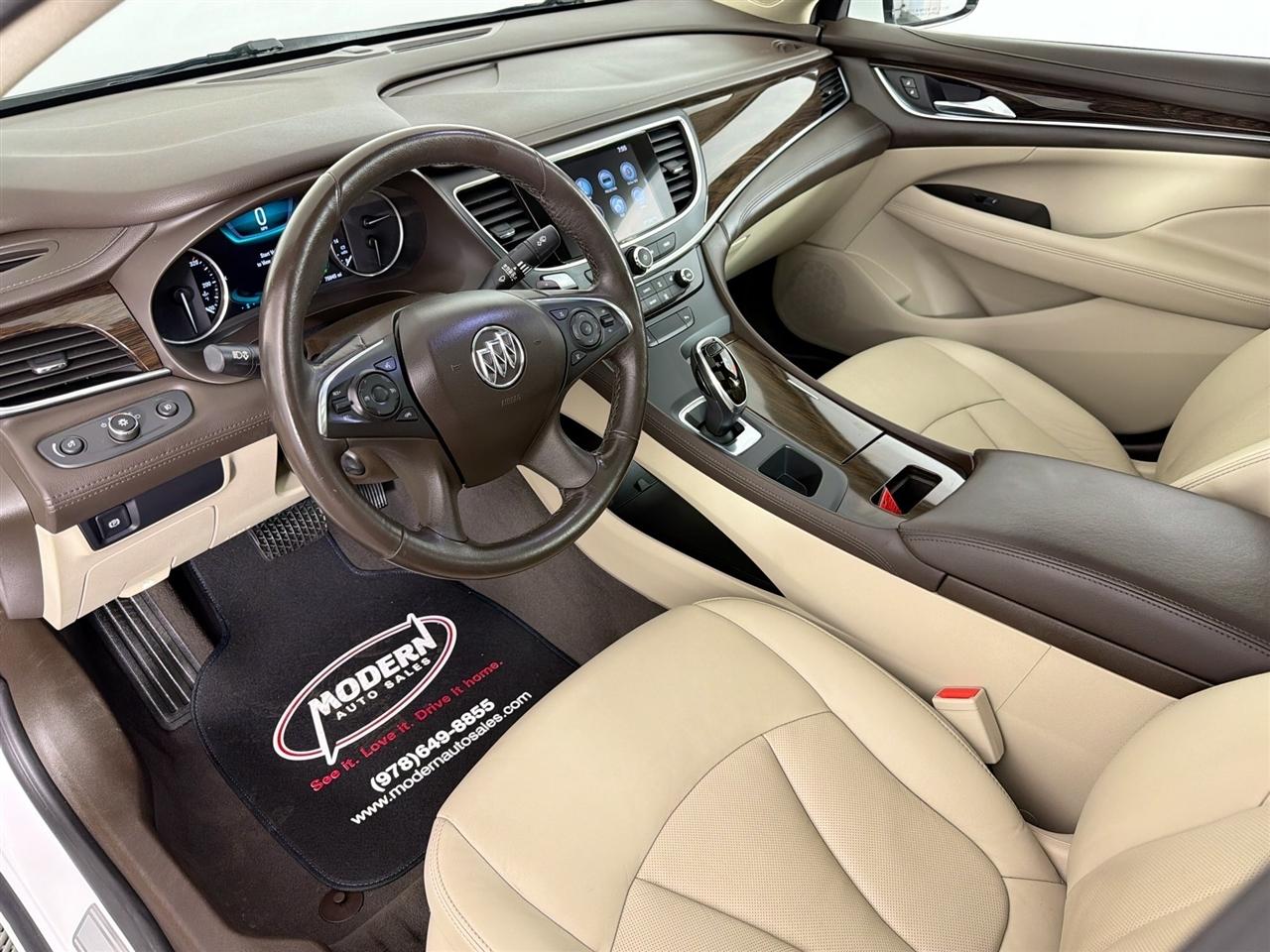 Buick LaCrosse 4dr Sdn Essence FWD 2017