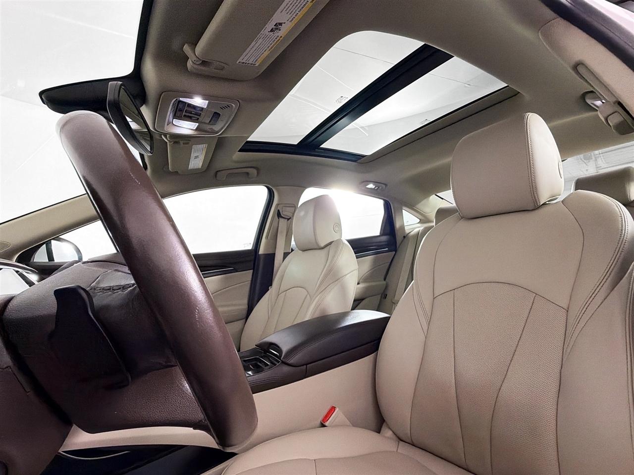 Buick LaCrosse 4dr Sdn Essence FWD 2017