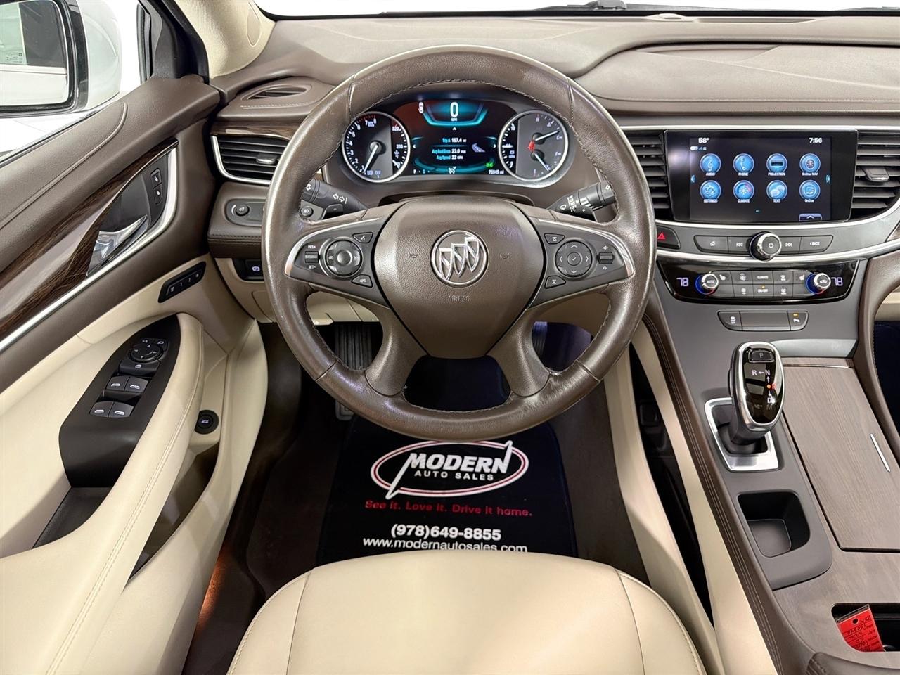 Buick LaCrosse 4dr Sdn Essence FWD 2017