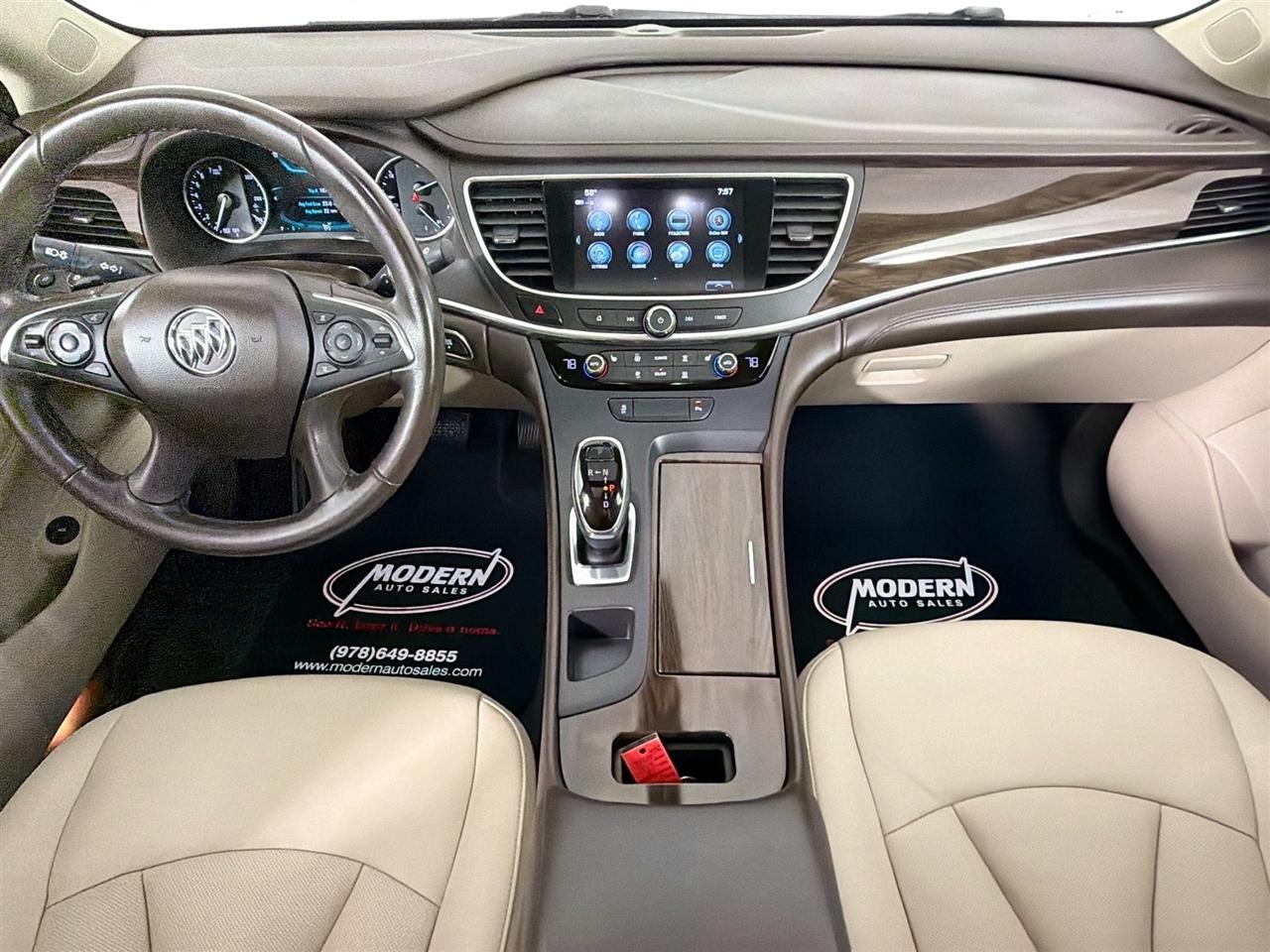 Buick LaCrosse 4dr Sdn Essence FWD 2017