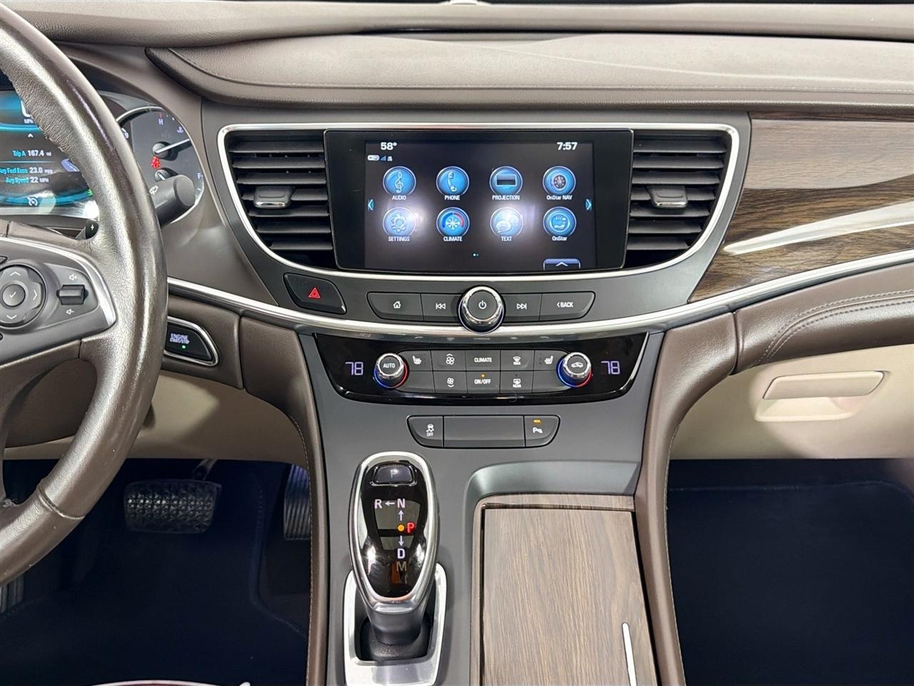 Buick LaCrosse 4dr Sdn Essence FWD 2017