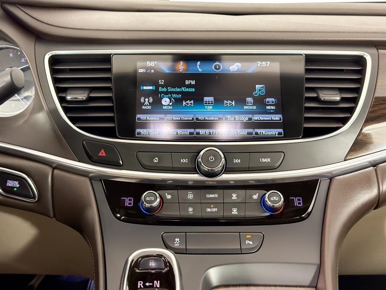 Buick LaCrosse 4dr Sdn Essence FWD 2017