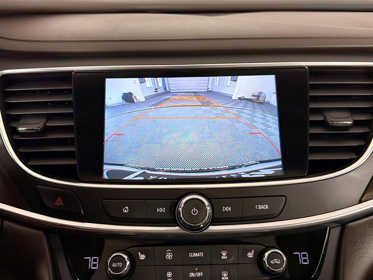 Buick LaCrosse 4dr Sdn Essence FWD 2017