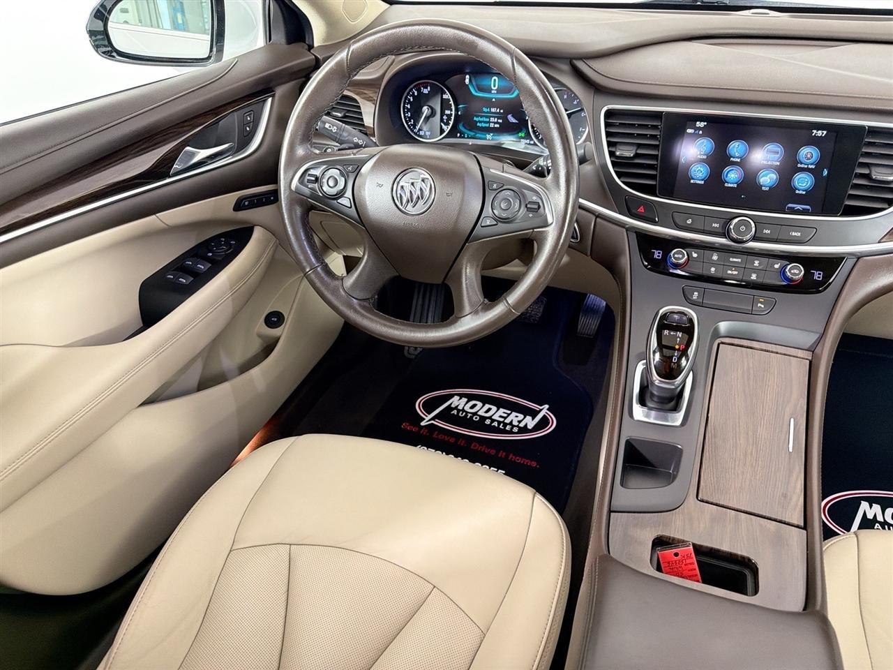 Buick LaCrosse 4dr Sdn Essence FWD 2017
