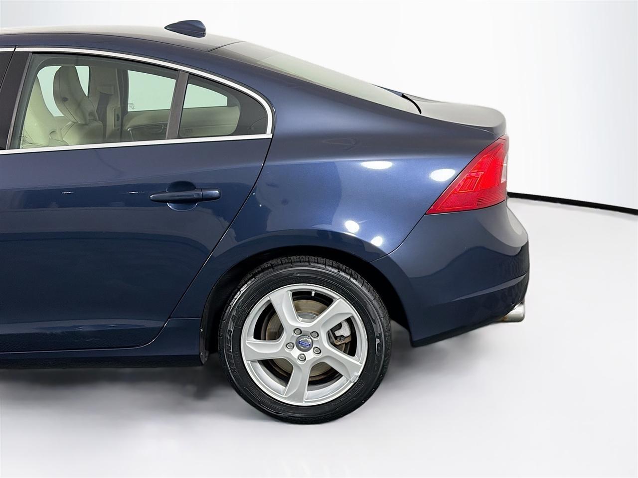 Volvo S60 4dr Sdn T5 AWD 2013