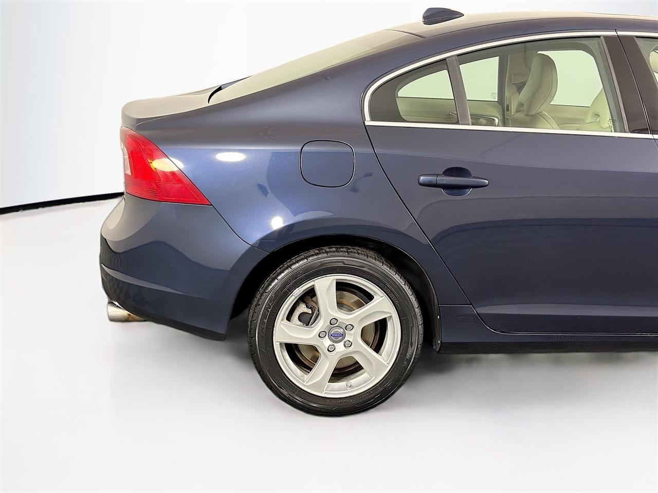 Volvo S60 4dr Sdn T5 AWD 2013