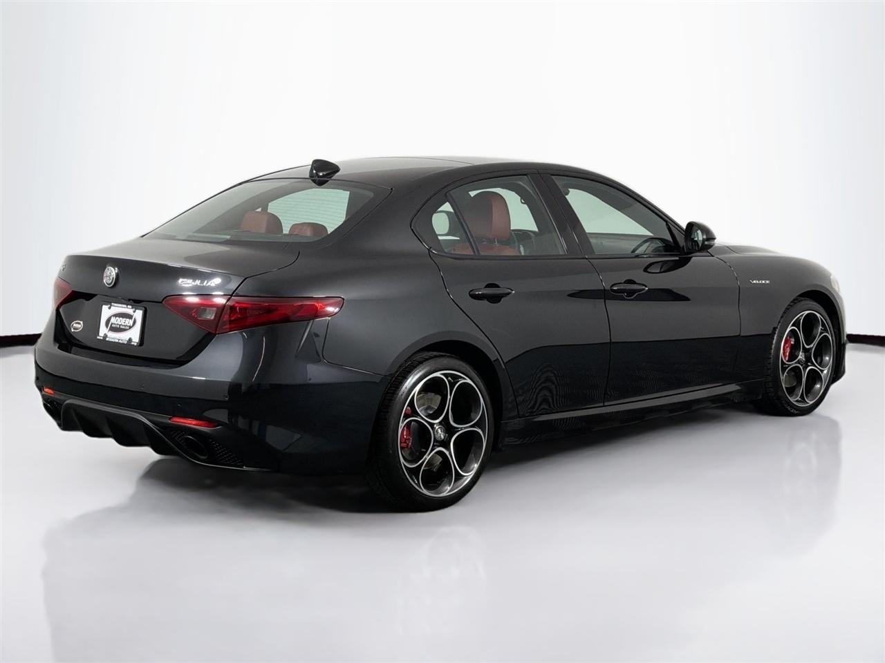 Alfa Romeo Giulia Veloce AWD 2023