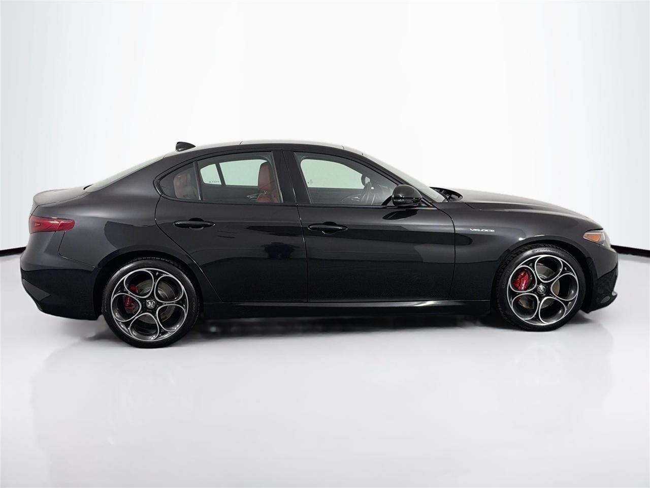 Alfa Romeo Giulia Veloce AWD 2023