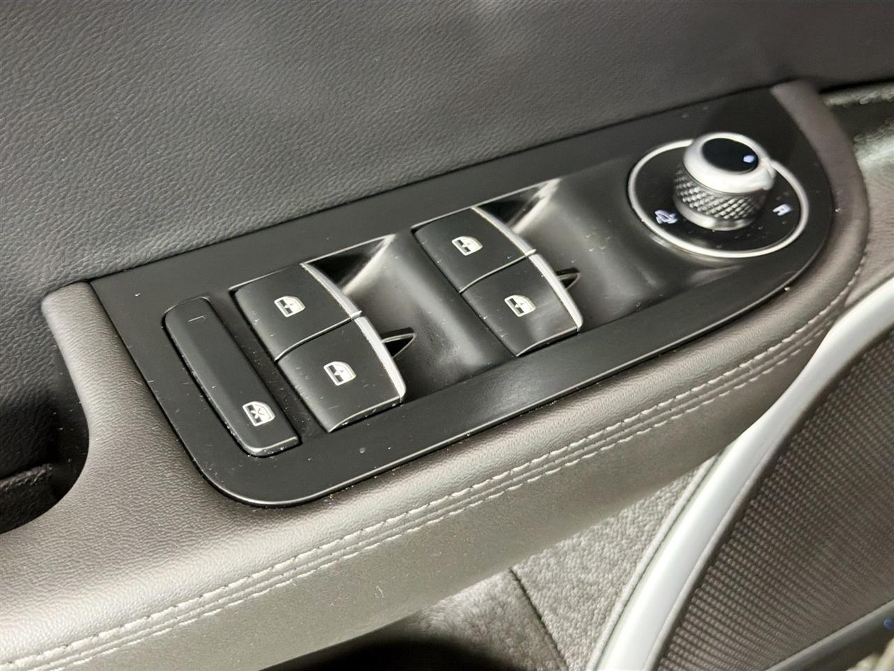 Alfa Romeo Giulia Veloce AWD 2023