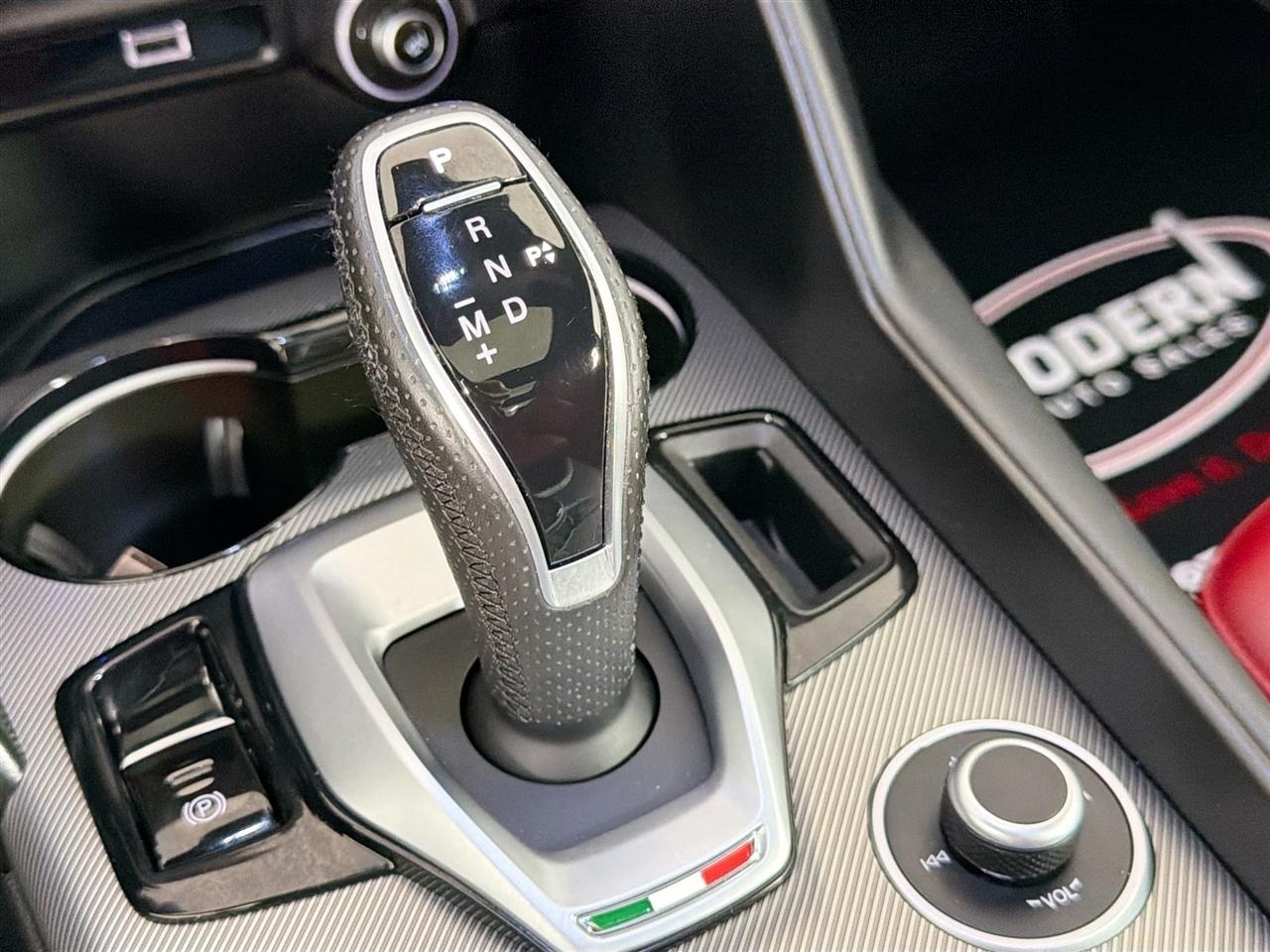 Alfa Romeo Giulia Veloce AWD 2023